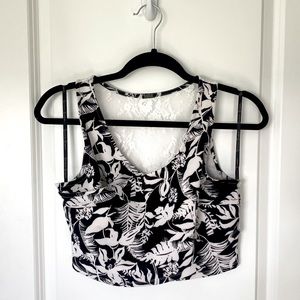 Black & White Jessica Simpson Cropped Tank Top Size Medium